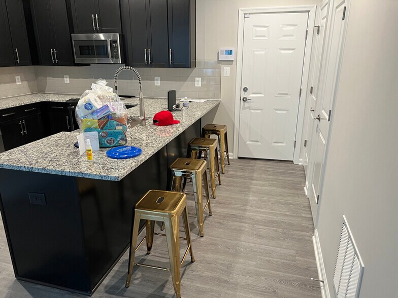 Building Photo - 10505 Neil Armstrong Way