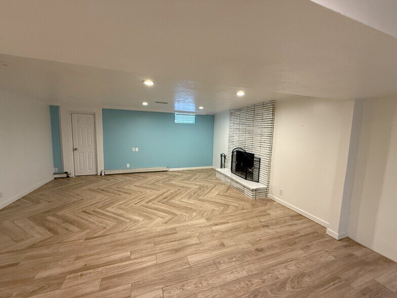 Building Photo - 4535 S Ridgeline Dr