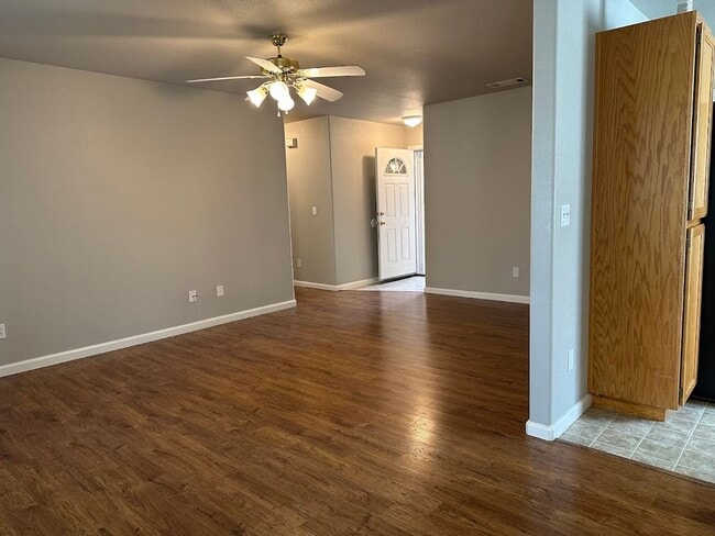 Building Photo - Well maintained home in desirable Ravenwood, Anderson subdivision