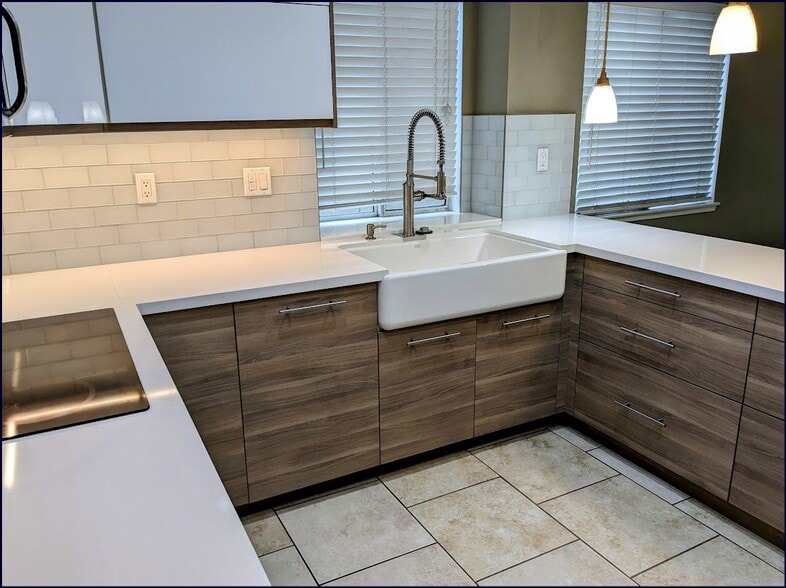 modern and sophisticated - 11076 Brentwood Dr