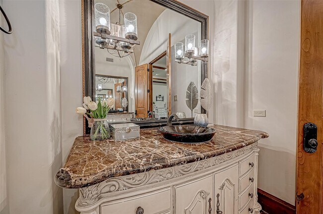 Building Photo - 3 Congressional Cir