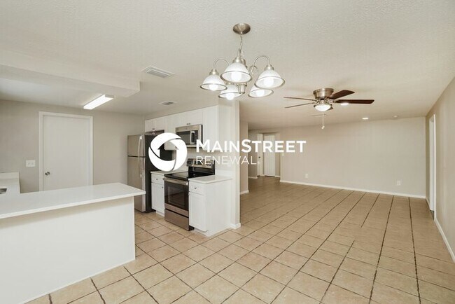 Building Photo - 3 Bedroom Pet-Friendly Home in TAMPA, FL with Main Street Renewal