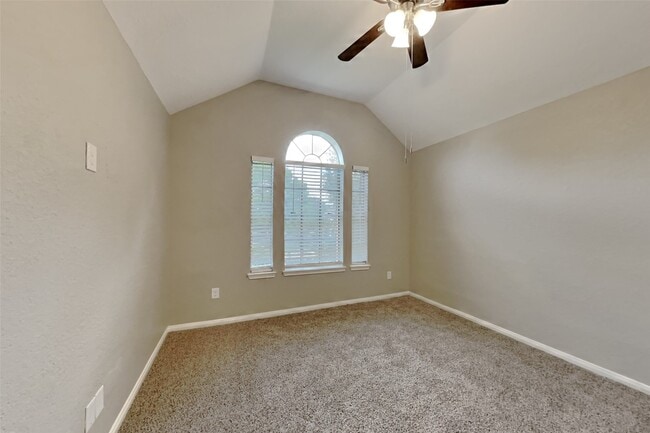 Building Photo - 22723 W Waterlake