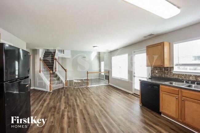 Building Photo - 563 Hartwell Ct