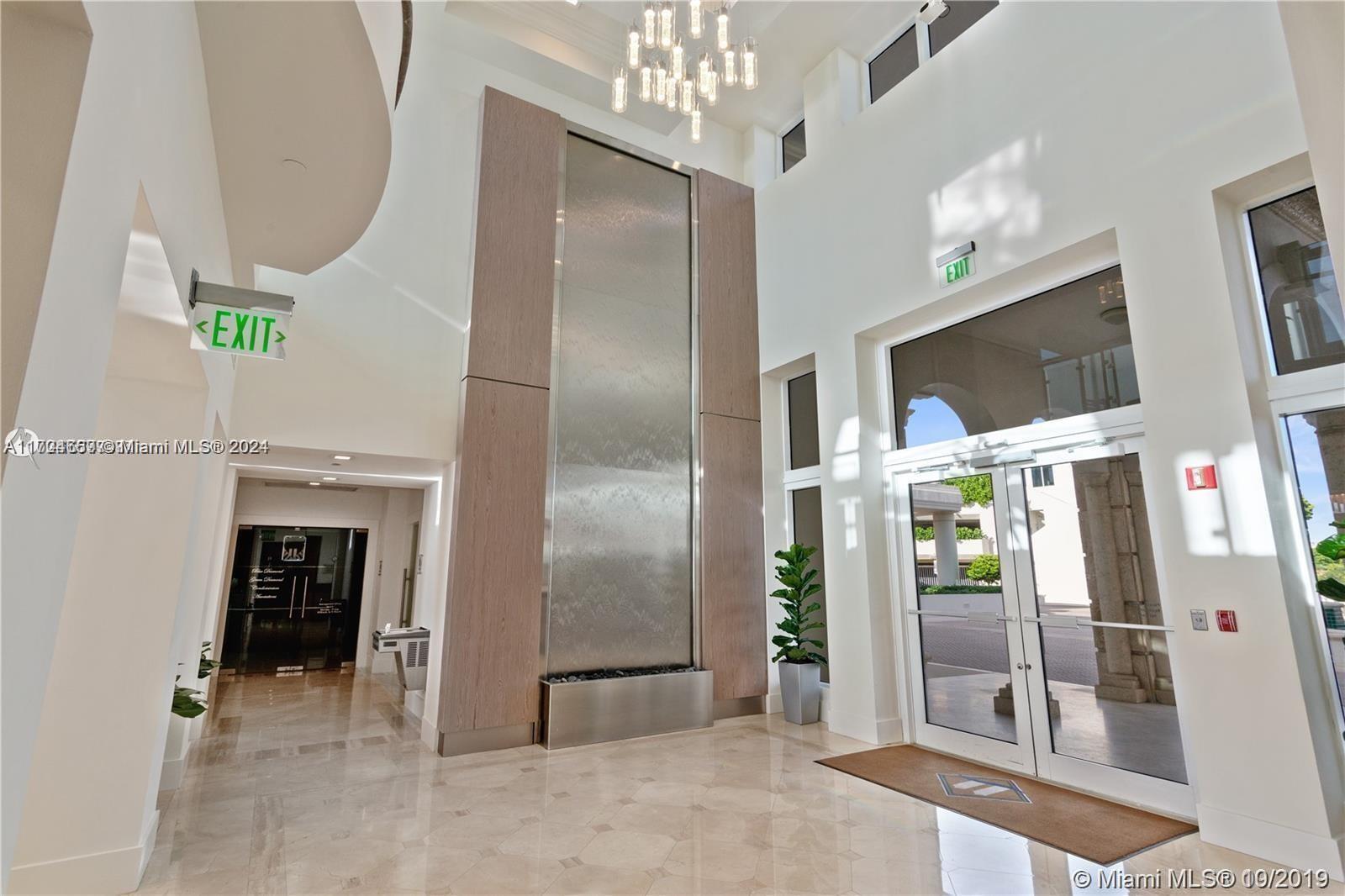 Building Photo - 4775 Collins Ave