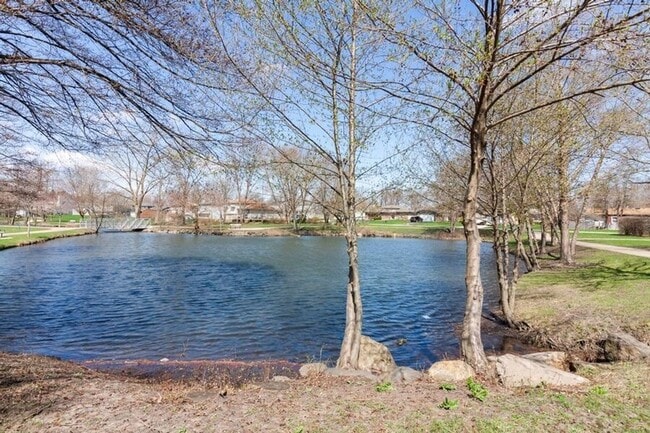 Building Photo - 1500 Light Road