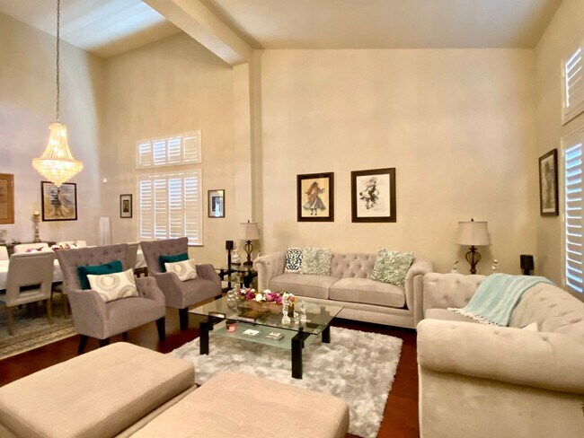 Building Photo - Fully Furnished Single-Family Home in San ...