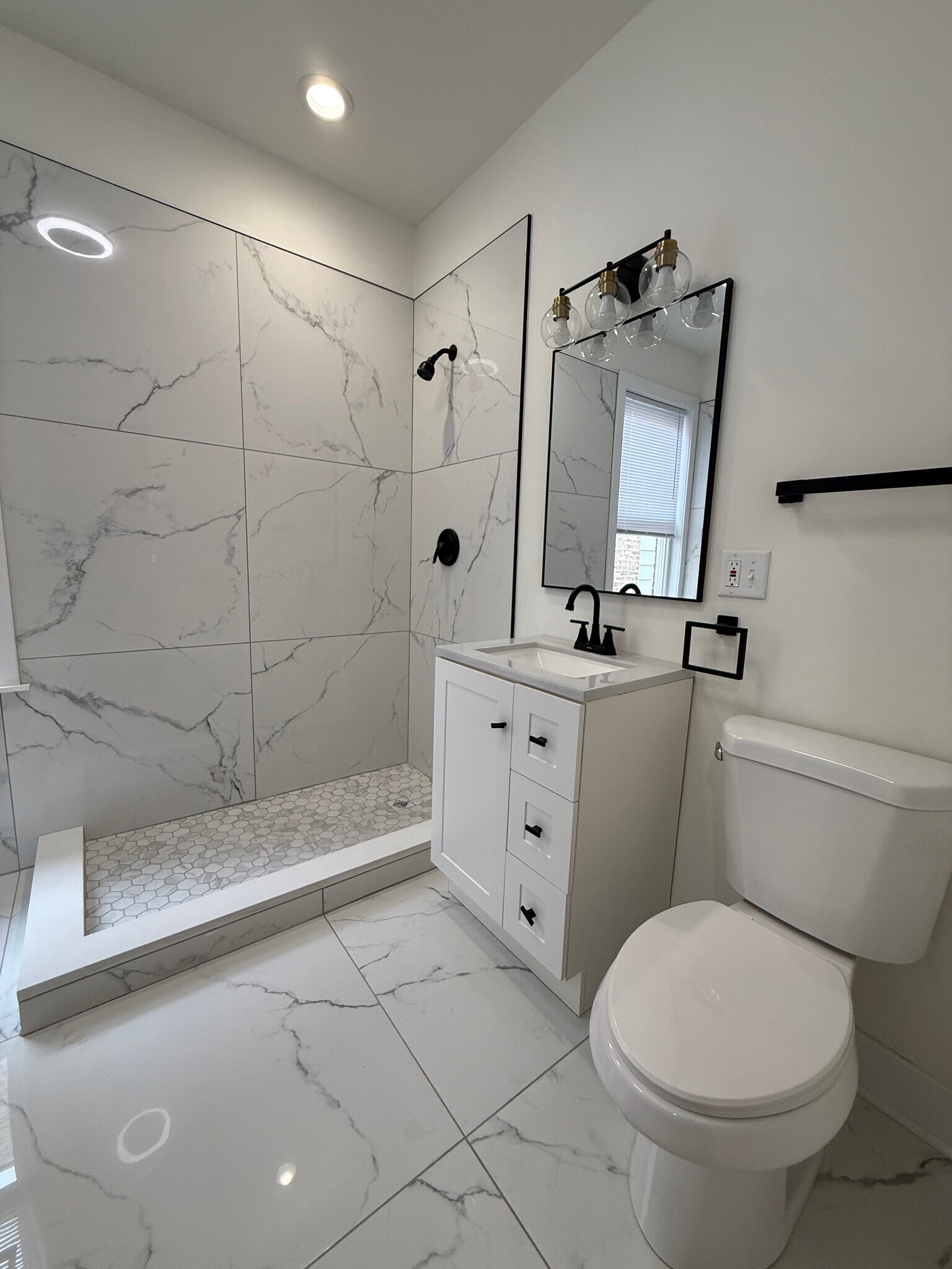 Building Photo - 5232 W Montana St