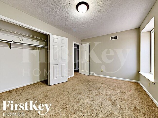 Building Photo - 6773 Rockbrook Dr