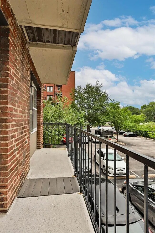 Building Photo - 5630 Pershing Ave