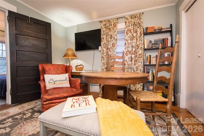 Building Photo - 109 Pearson Dr