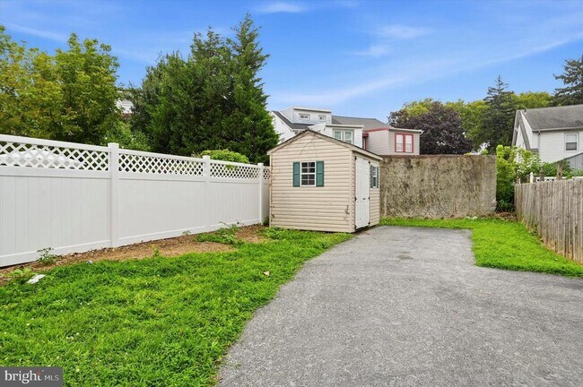 Building Photo - 122 Wilson Ave