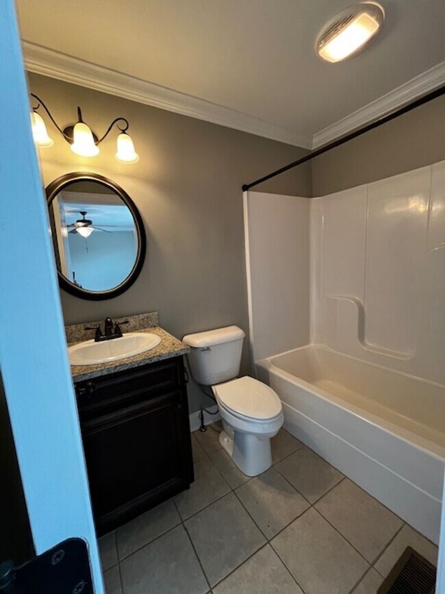 Building Photo - Move in Special, 1/2 off first months rent! Beautiful 2 Bedroom 2.5 Bathroom townhouse