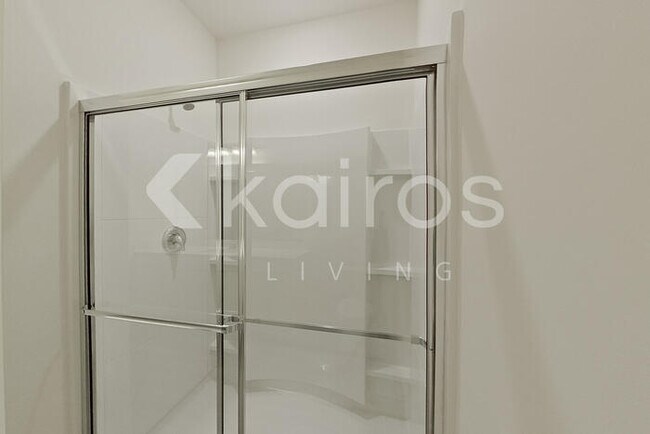 Building Photo - 631 Castillo Dr