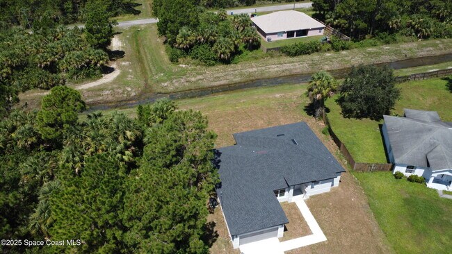 Building Photo - 2862 Pomello Ave SW