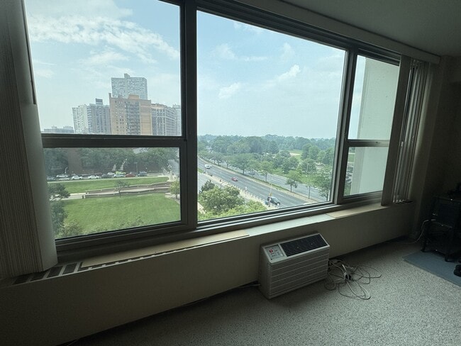Building Photo - 3600 N Lake Shore Dr