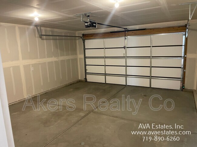 Building Photo - 970 S Coral Pl