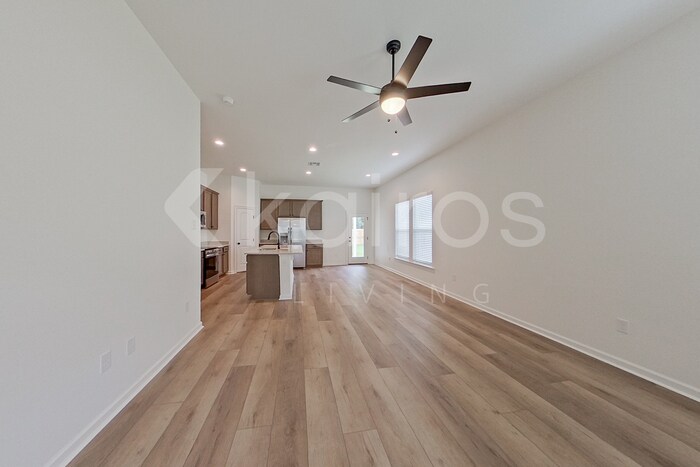 Building Photo - 102 Acoustic Ln