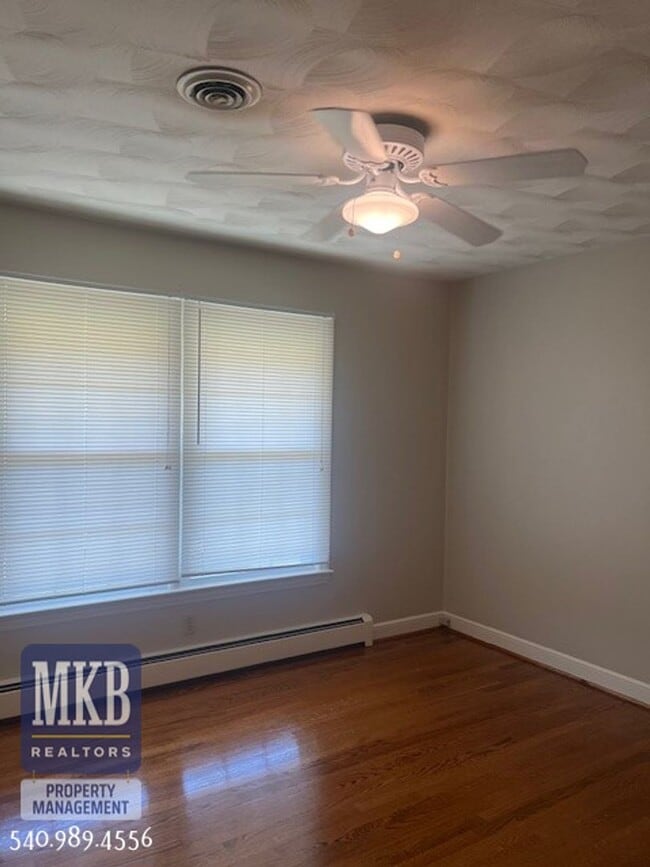 Building Photo - 4bd/3bth SW County Home