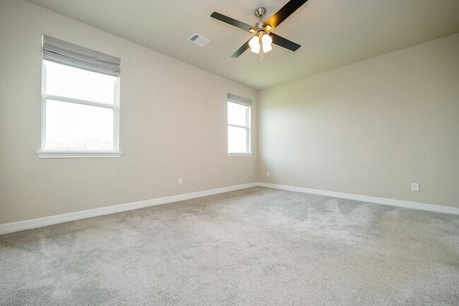 Building Photo - 31426 Whitcombe Summit Wy
