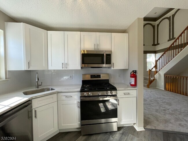 Building Photo - 1242 Garrison Ct