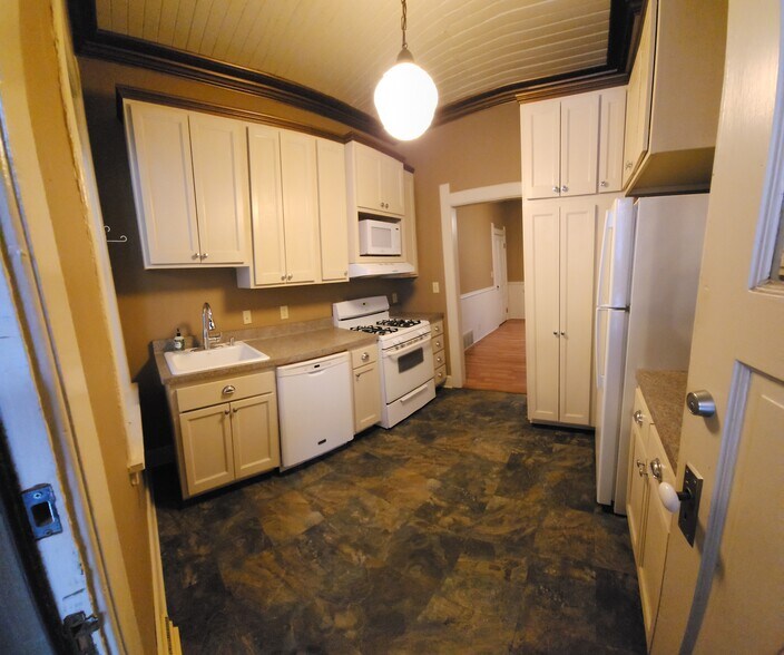 Building Photo - 1734 N Pulaski St