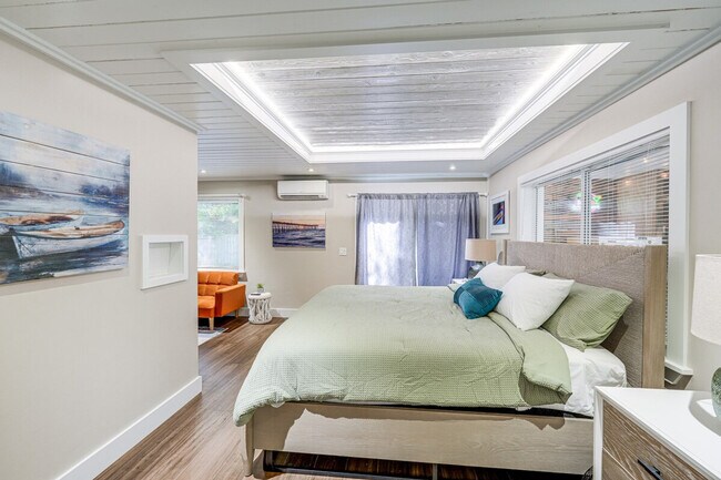 Building Photo - 129 Arctic Ave