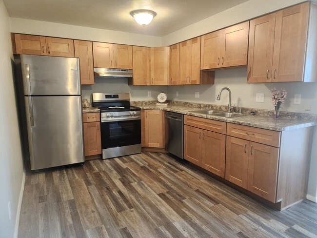 Building Photo - 692-694 Olson Ave