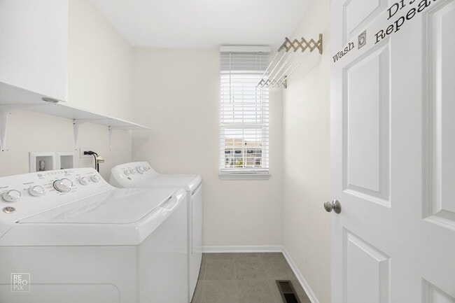 Building Photo - 38 Marcel Ln