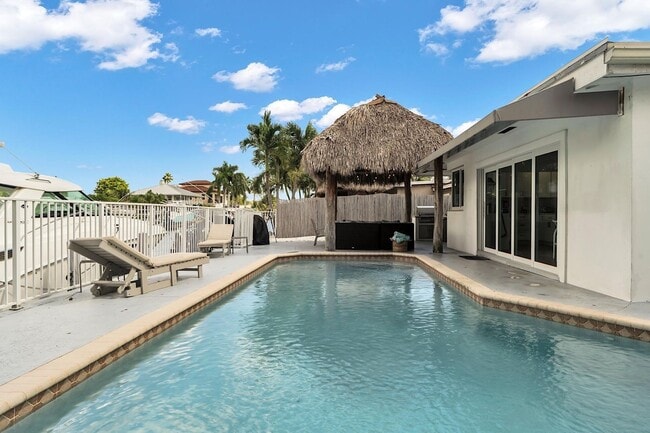 Building Photo - 2233 SE 15th St