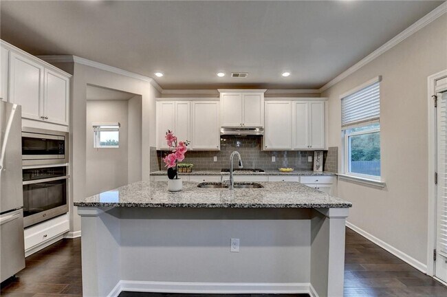 Building Photo - 461 Paxton LN