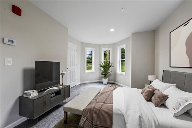 Building Photo - 62 N Main St