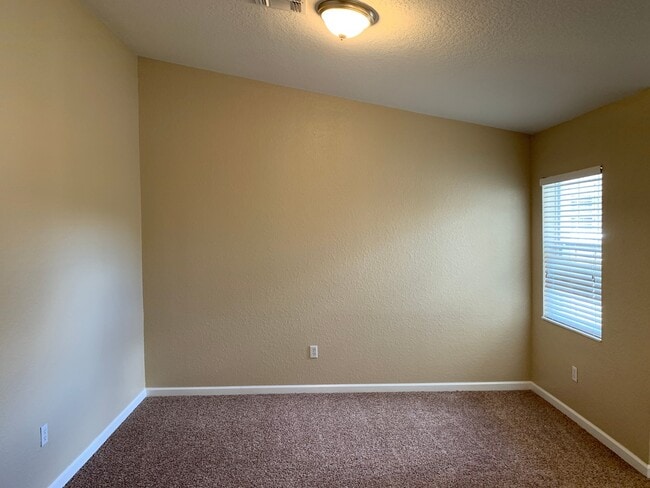 Building Photo - 5022 Maxon Terrace