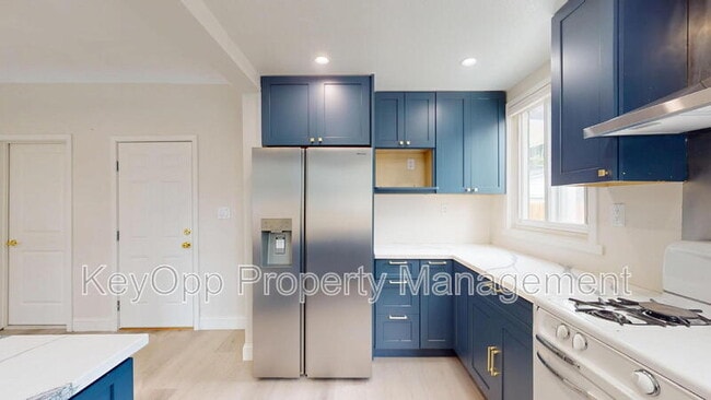 Building Photo - 976 Masson Ave
