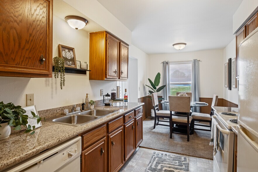 Primary Photo - Woodfield Apartments