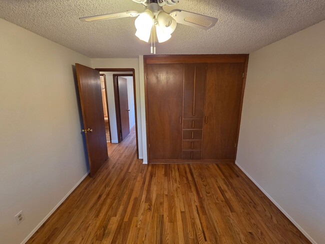 Building Photo - 2136 N 187th St