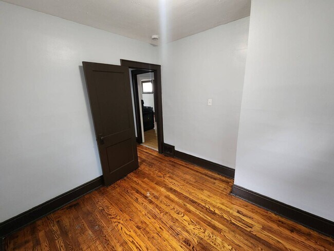 Building Photo - 12022 Griffing Ave