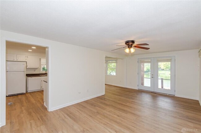 Building Photo - 679 Lakengren Dr