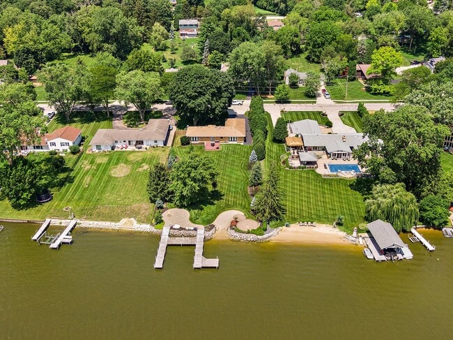 Building Photo - 1037 N Harrison St