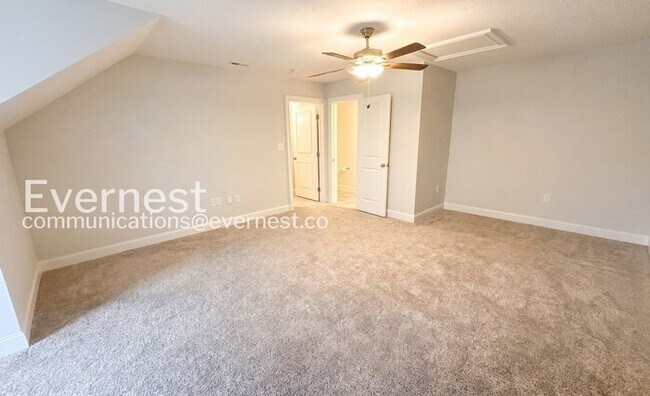 Building Photo - 4-Bed/2.5-Bath/Pet Friendly/Available Now!