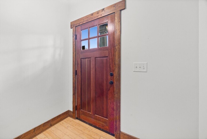 Building Photo - 1733 Matheson Ave