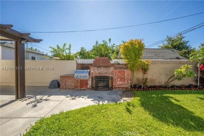 Building Photo - 17855 Arrow