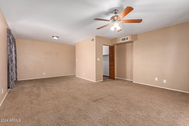 Building Photo - 2058 E Oxford Dr