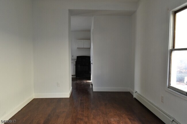 Building Photo - 129 Central Pl