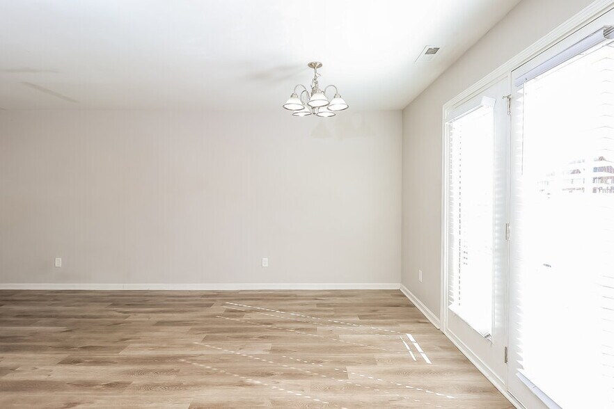 Building Photo - 1121 Vistalite Ln