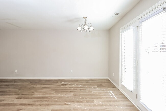 Building Photo - 1121 Vistalite Ln