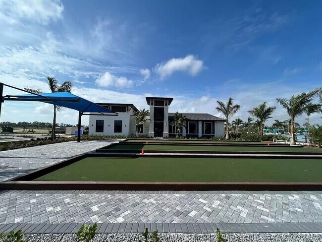 Building Photo - 12390 Wellen Golf St
