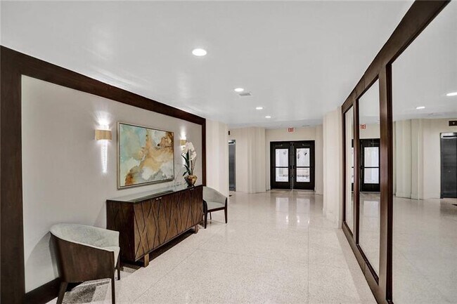 Building Photo - 2000 S Ocean Blvd
