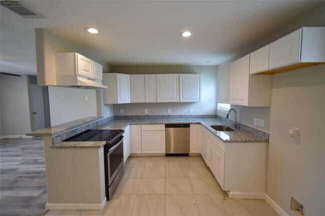 Building Photo - 12806 Cinder Cone Trail