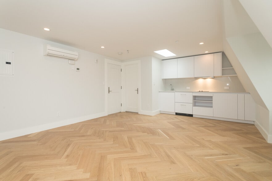 Building Photo - 461 Massachusetts Ave